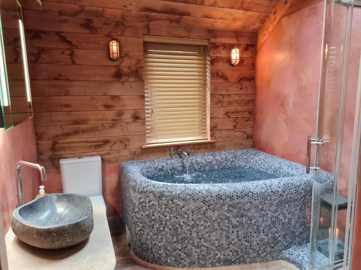 The Old Pottery, Unique Views & Spa-Like Bathroom Ashburton Buitenkant foto